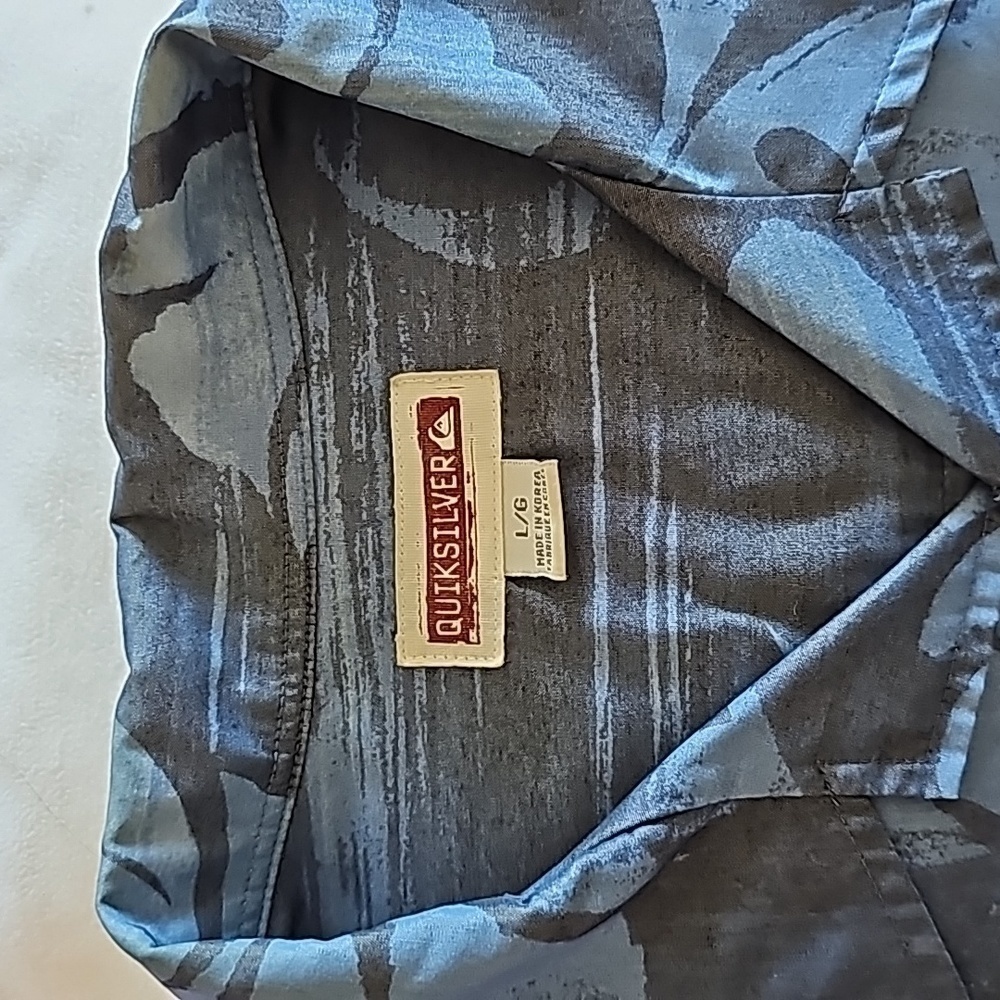QUICKSILVER Large Blue Hawaiian Button down shirt - Picture 6 of 10